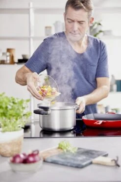 BK Flow Cool Pannenset - 4-delig – RVS Deksels - Veilig Afgietsysteem - Geschikt Voor Alle Warmtebronnen 6 BK Flow Cool Pannenset - 4-delig – RVS Deksels - Veilig Afgietsysteem - Geschikt Voor Alle Warmtebronnen -Keuken Pot 799x1200