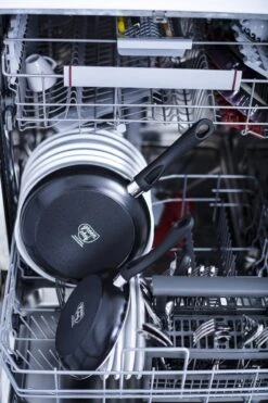 GreenChef Diamond Koekenpannenset Ø 20cm + Ø 28cm - Zwart - Inductie - PFAS-vrij 12 GreenChef Diamond Koekenpannenset Ø 20cm + Ø 28cm - Zwart - Inductie - PFAS-vrij -Keuken Pot 800x1200 6