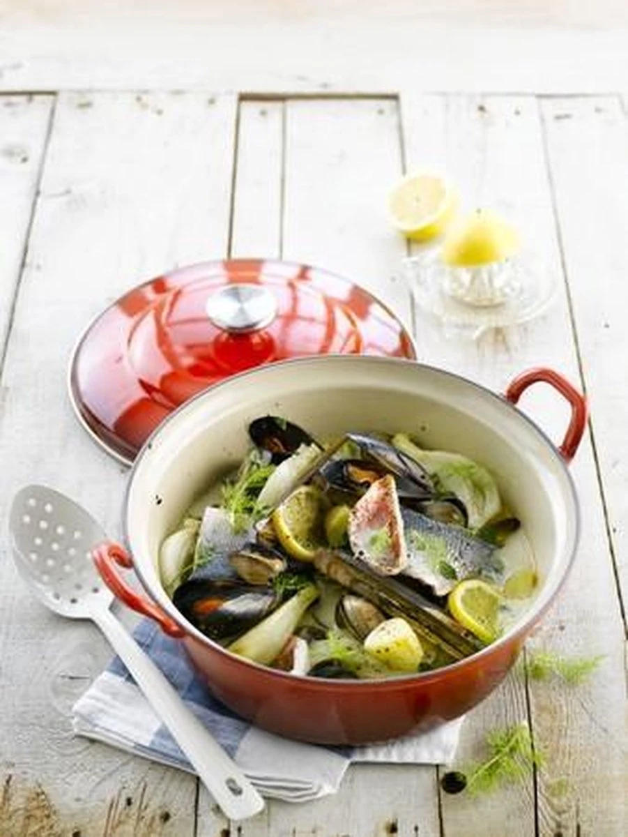 Le Creuset Braadpan Faitout Tradition Kersenrood - ø 24 cm / 3 Liter Le Creuset Braadpan Faitout Tradition Kersenrood - ø 24 Cm / 3 Liter -Keuken Pot 901x1200 1